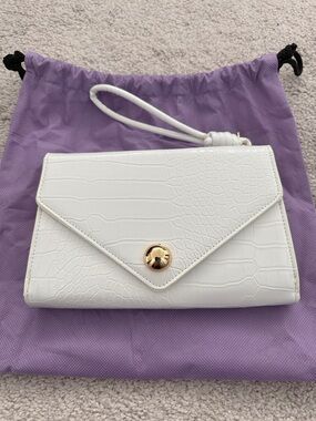 Croc-Embossed White Envelope Wristlet with Gold Button
